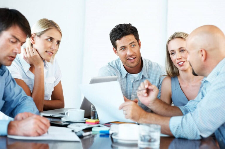 Influencia-de-variables-y-mecanismos-que-intervienen-en-la-persuasión