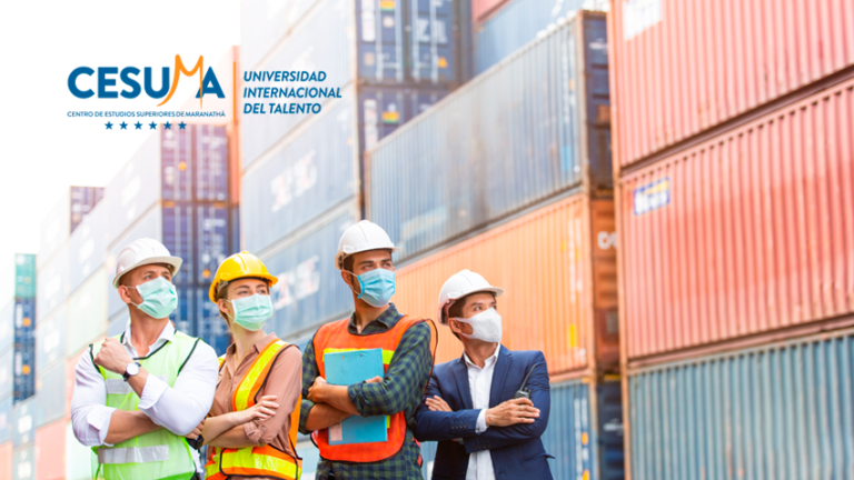 La Maestría en Logística, Transporte y Distribución brinda a los estudiantes una sólida formación en las áreas de logística, transporte y distribución, con un enfoque en las prácticas internacionales. Los graduados de esta maestría están preparados para desempeñar roles líderes en empresas de transporte, logística y distribución, así como en organizaciones gubernamentales y no gubernamentales relacionadas con estas áreas. Estas son algunas de las salidas profesionales: Gerente de logística y transporte Un gerente de logística y transporte es un profesional encargado de planificar, organizar y supervisar el transporte de bienes y productos de una empresa. Sus tareas incluyen: Gerente-de-logstica-y-transporte Planificar rutas de transporte y programar horarios de entrega para asegurar la puntualidad y la eficiencia del servicio. Coordinar con proveedores de transporte y negociar tarifas para obtener los mejores precios y servicios. Supervisar el inventario de productos y asegurar que se cumplan las necesidades de la empresa. Monitorizar el cumplimiento de las normas de seguridad y cumplimiento regulativo. Analizar y mejorar los procesos de logística y transporte para optimizar la eficiencia y reducir costos. Coordinar con los departamentos de compras, producción y ventas para asegurar que los productos se entreguen a los clientes en el momento adecuado. Gestionar y supervisar al equipo de logística y transporte para asegurar que se cumplan los objetivos de la empresa. Trabajar en conjunto con el equipo de aduanas para cumplir con los requisitos de importación y exportación. Analista de cadena de suministro Un analista de cadena de suministro es un profesional especializado en la gestión y planificación de la cadena de suministro de una empresa. Su trabajo consiste en asegurar que todos los procesos relacionados con la adquisición, almacenamiento y distribución de productos y servicios se realicen de manera eficiente y rentable. Entre las tareas que realiza un Analista de cadena de suministro se encuentran: Identificar y evaluar proveedores: buscar y seleccionar proveedores confiables y competitivos para asegurar el suministro de productos y servicios de alta calidad. Planificar y coordinar la logística: diseñar y supervisar los procesos de transporte, almacenamiento y distribución para garantizar la entrega oportuna y adecuada de los productos. Analizar y monitorear el inventario: vigilar el inventario de la empresa para asegurar que los productos estén disponibles en todo momento y evitar desabastecimientos. Optimizar procesos: buscar maneras de mejorar la eficiencia y reducir los costos en la cadena de suministro mediante la implementación de nuevas tecnologías y estrategias. Establecer indicadores de rendimiento: desarrollar y monitorear indicadores clave de rendimiento para evaluar el desempeño de la cadena de suministro y tomar decisiones informadas. Colaborar con otros departamentos: trabajar en colaboración con otros departamentos de la empresa, como finanzas, marketing y ventas, para garantizar que la cadena de suministro se alinee con los objetivos generales de la empresa. Gerente de operaciones de distribución Un gerente de operaciones de distribución es una persona encargada de supervisar y dirigir las operaciones de distribución de una empresa. Sus tareas incluyen: Diseñar e implementar estrategias de distribución para asegurar que los productos lleguen a los clientes de manera eficiente, en tiempo y forma. Coordinar y supervisar el trabajo de los equipos de logística y transporte para garantizar que los productos se entreguen en las condiciones adecuadas. Monitorear y analizar los costos de distribución para identificar áreas de mejora y reducir gastos. Gestionar las relaciones con proveedores de servicios de distribución para asegurar que se cumplan las necesidades de la empresa. Diseñar e implementar procesos y procedimientos para garantizar la seguridad y calidad de los productos durante el transporte y almacenamiento. Generar informes y estadísticas para medir el rendimiento de las operaciones de distribución y presentarlos a la gerencia de la empresa. Trabajar en estrecha colaboración con otras áreas de la empresa, como marketing, ventas y producción, para asegurar que se cumplan las necesidades del cliente. Consultor en logística y transporte Un consultor en logística y transporte es un especialista en la planificación y gestión de los procesos de transporte y distribución de bienes y productos. Su función principal es ayudar a las empresas a maximizar su eficiencia en estos procesos, aumentando la productividad y reduciendo los costos. Entre las tareas que realiza un consultor en logística y transporte se encuentran: Analizar y evaluar los procesos de transporte y distribución de la empresa para identificar áreas de mejora. Diseñar y desarrollar estrategias para optimizar la logística y el transporte, incluyendo la elección de proveedores, rutas y modos de transporte. Ayudar a la empresa a implementar nuevos procesos y sistemas de gestión de inventarios, seguimiento de envíos y planificación de rutas. Asesorar a la empresa en cuestiones relacionadas con el cumplimiento normativo y la seguridad en el transporte de mercancías. Proporcionar soluciones para problemas logísticos y de transporte específicos, como la gestión de envíos urgentes o de mercancías peligrosas. Ayudar a la empresa a reducir sus costos de transporte y logística a través de la negociación con proveedores y la implementación de programas de eficiencia energética. Realizar estudios de mercado y análisis de datos para identificar tendencias y oportunidades de mejora en la logística y el transporte. Gerente de proyectos de transporte y logística Un gerente de proyectos de transporte y logística es un profesional encargado de planificar, organizar y supervisar los proyectos relacionados con el transporte y la logística de una empresa. Sus tareas incluyen: Planificar y coordinar el transporte de mercancías, asegurando que se cumplan los plazos y los costos establecidos. Diseñar y supervisar el plan de transporte y logística para asegurar la eficiencia y la eficacia en la gestión de los recursos. Coordinar y supervisar el trabajo de los conductores y los operadores de transporte y logística. Asegurar la seguridad de las mercancías durante el transporte. Negociar con proveedores de transporte y logística para obtener los mejores precios y servicios. Supervisar el cumplimiento de las normas y regulaciones de transporte y logística. Analizar y mejorar los procesos de transporte y logística para aumentar la eficiencia y reducir los costos. Mantener una buena comunicación con los clientes y otros departamentos de la empresa para asegurar que se cumplan las expectativas y necesidades. Coordinador de importaciones y exportaciones Un coordinador de importaciones y exportaciones es una persona encargada de supervisar y organizar las operaciones de importación y exportación de una empresa. Sus tareas pueden incluir: Coordinar con proveedores y clientes internacionales para establecer acuerdos comerciales y garantizar que los productos se entreguen a tiempo y se cumplan los requisitos de calidad. Monitorear el cumplimiento de las regulaciones y leyes de comercio internacional, asegurando que la empresa cumpla con las normas aplicables. Negociar precios y términos de pago con proveedores y clientes. Coordinar con los departamentos de logística, aduanas y transporte para garantizar que los productos se entreguen en tiempo y forma. Supervisar la preparación de los documentos necesarios para importar o exportar productos, incluyendo facturas, certificados de origen y permisos de importación. Brindar informes y estadísticas a la gerencia sobre las operaciones de importación y exportación. Identificar oportunidades de negocio en el mercado internacional y colaborar en la elaboración de estrategias para aprovecharlas. Coordinador-de-importaciones-y-exportaciones Especialista en seguridad y cumplimiento en transporte y logística Un especialista en seguridad y cumplimiento en transporte y logística es un profesional especializado en garantizar la seguridad y el cumplimiento de las regulaciones en el transporte y la logística de mercancías y productos. Algunas de las tareas que realiza incluyen: Investigar y analizar las regulaciones gubernamentales y las normas industriales para garantizar el cumplimiento en todas las operaciones de transporte y logística. Diseñar e implementar programas de seguridad y cumplimiento para reducir los riesgos y garantizar el cumplimiento de las regulaciones. Monitorear y supervisar el cumplimiento de las regulaciones y las políticas de seguridad, incluyendo las inspecciones y auditorías. Coordinar con las autoridades reguladoras y los departamentos internos para garantizar el cumplimiento de las regulaciones. Investigar y responder a incidentes y violaciones de seguridad y cumplimiento, y tomar medidas correctivas para prevenir futuros incidentes. Brindar capacitación y educación a los empleados y proveedores sobre las regulaciones y las políticas de seguridad y cumplimiento. Trabajar en estrecha colaboración con los departamentos de transporte y logística para garantizar la seguridad y el cumplimiento en todas las operaciones. La Maestría en Logística, Transporte y Distribución Internacional es una excelente opción para aquellos interesados en carreras en estas áreas. Los graduados están altamente capacitados para desempeñar roles líderes en empresas de transporte, logística y distribución, así como en organizaciones gubernamentales y no gubernamentales relacionadas con estas áreas. Además, esta maestría brinda una formación sólida en las prácticas internacionales de logística, transporte y distribución