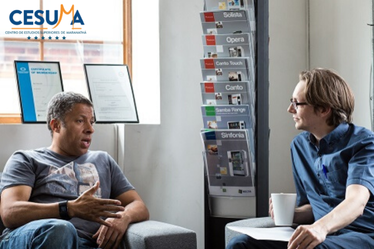 profesor-asesorando-a-alumno