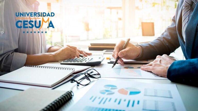 ▷¿Cuáles son las tareas del director de estrategia?