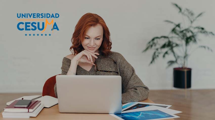 chica-trabajando-en-portatil