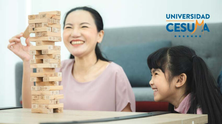 madre-e-hija-jugando-jenga