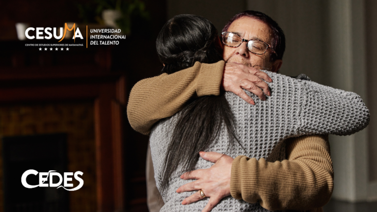 mujer-abrazando-a-su-hija