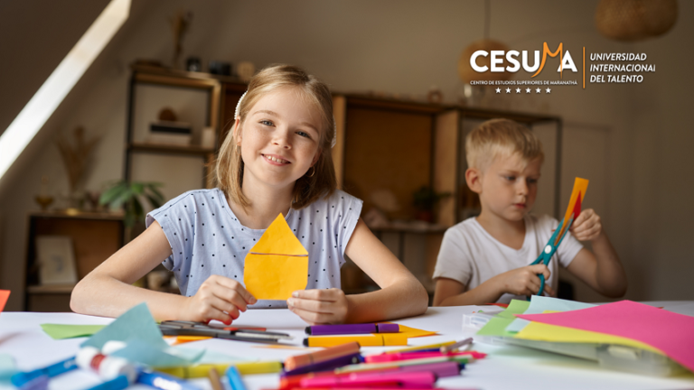 niños-realizando-actividades-manuales