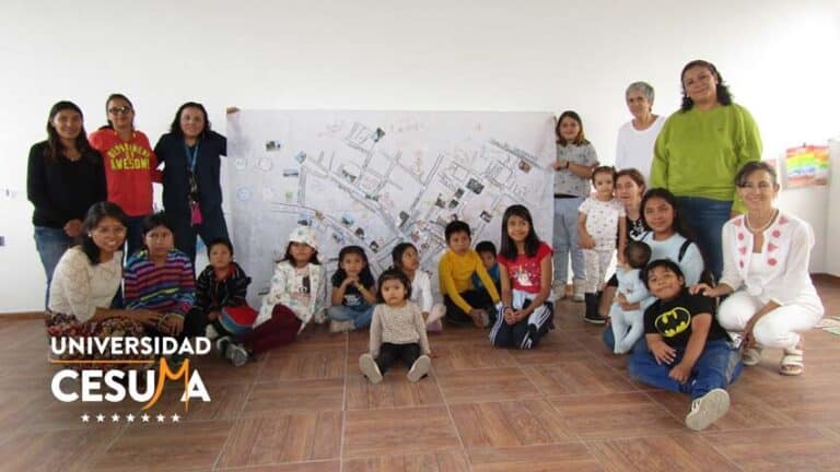 niños y familia con colaboradores Cesuma