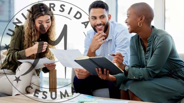 equipo planeando estrategias