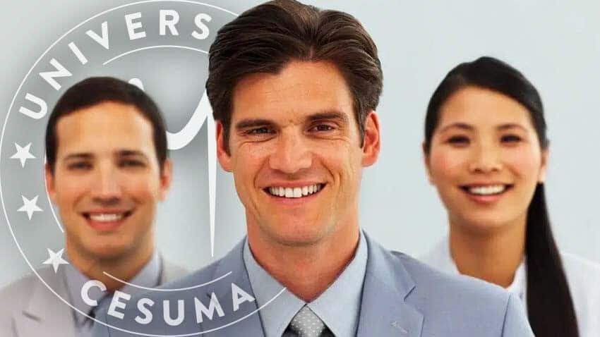 trabajadores sonrientres