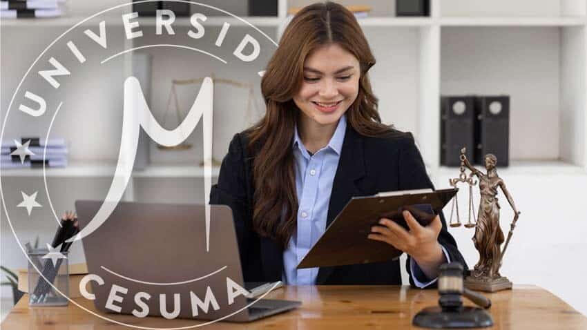 directivo supervisando que se cumpla con las normas