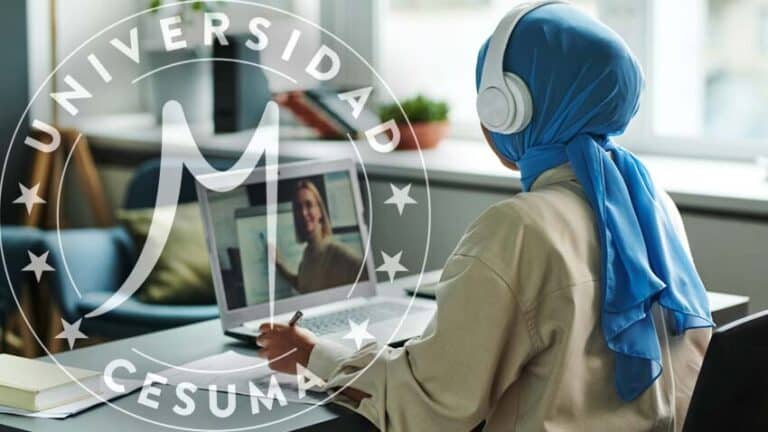 estudiante musulmana en clase en línea