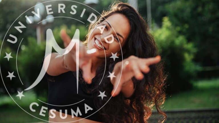 mujer-llena-de-energia-vital.