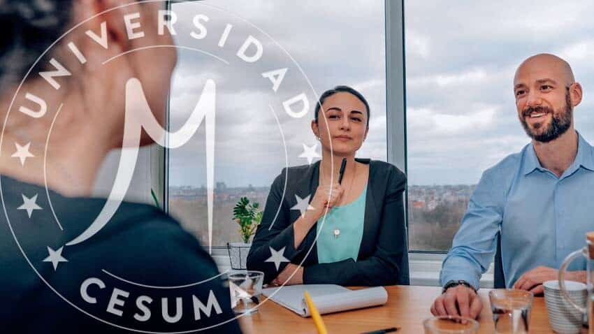 recursos humanos haciendo una entrevista a un candidato recursos humanos haciendo una entrevista a un candidato