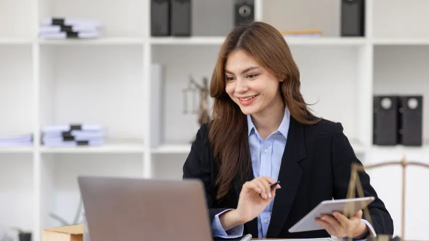 Maestrías y MBA Imagenes-de-CESUMA-4-1 ¿Cómo es trabajar de Compliance? 