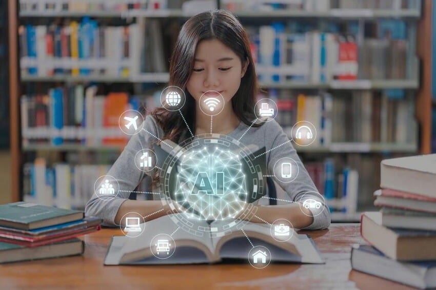Maestrías y MBA mujer-formandose-en-IA ¿Por qué deberías estudiar una Maestría en Inteligencia Artificial?  