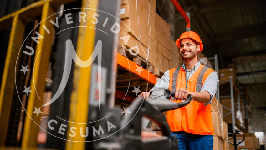 ¿Cómo puede ayudarme una Maestría en Comercio Internacional a mejorar mi carrera profesional?