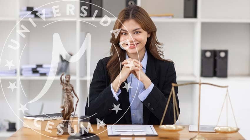 abogada empresaria que trabaja en bufete de abogados.JPG abogada empresaria que trabaja en bufete de abogados.JPG