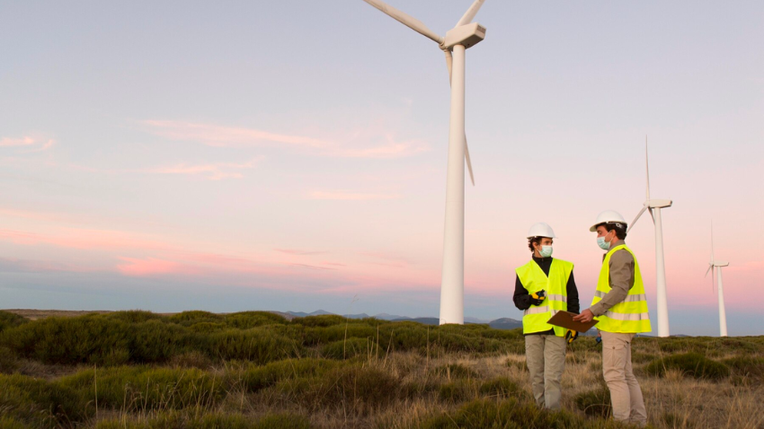 Maestrías y MBA Imagenes-de-CESUMA-8-2 ¿Por qué las energías renovables son cruciales para el futuro del planeta?  