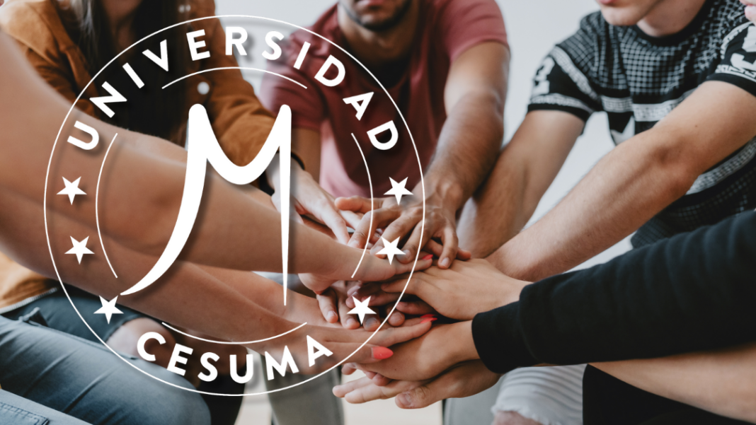 Manos juntas en equipo