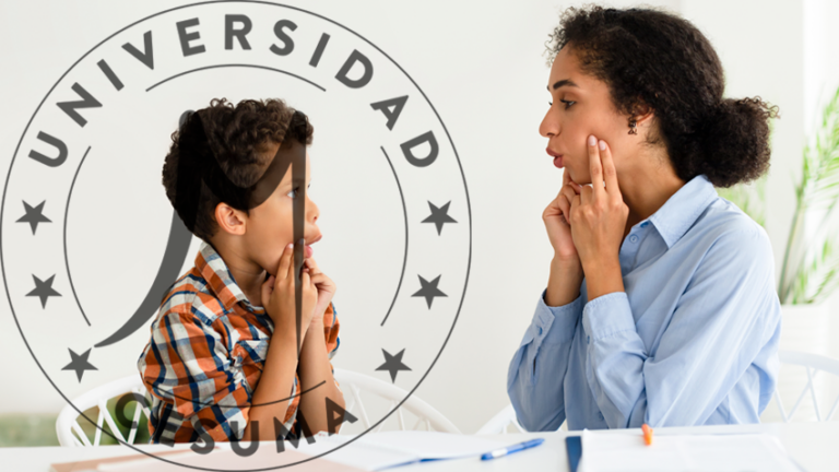 Mujer trabajando en la pronunciación de un niño en una sesión de logopedia