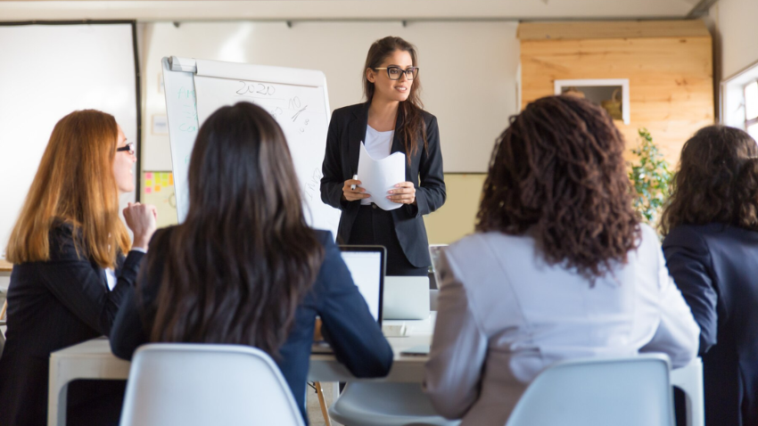 Maestrías y MBA Imagenes-de-CESUMA-20 ¿Cómo desarrollar habilidades de liderazgo a través de la Inteligencia Emocional?  